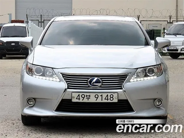 Lexus ES 2014 thumb 12