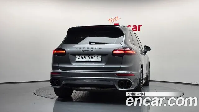 Porsche Cayenne 2016 thumb 4