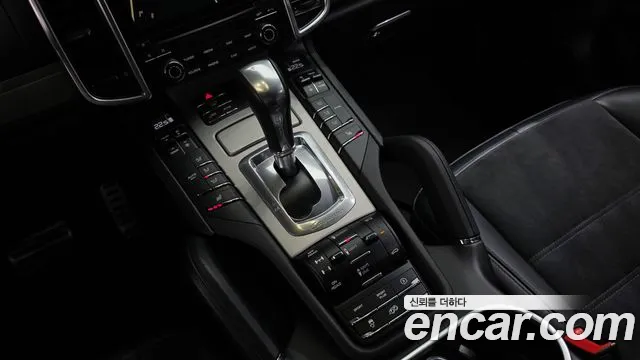 Porsche Cayenne 2016 thumb 9