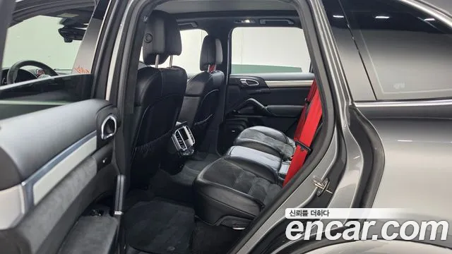 Porsche Cayenne 2016 thumb 12