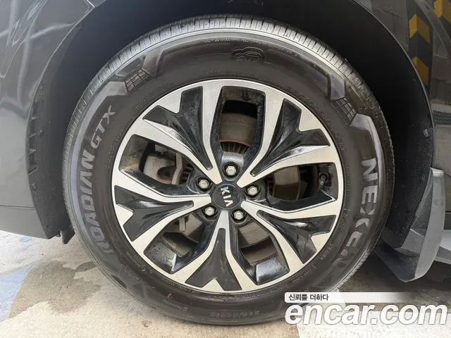 Kia Carnival 2020 thumb 5
