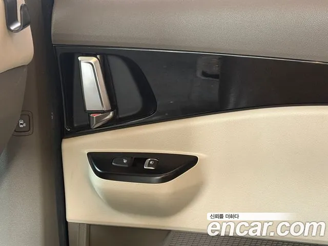 Kia Carnival 2020 thumb 7