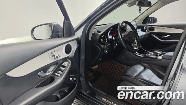 Mercedes-Benz GLC 2018 thumb 10