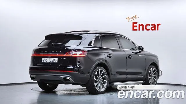 Lincoln Nautilus 2020 thumb 2