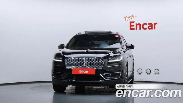 Lincoln Nautilus 2020 thumb 3