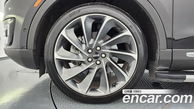 Lincoln Nautilus 2020 thumb 5