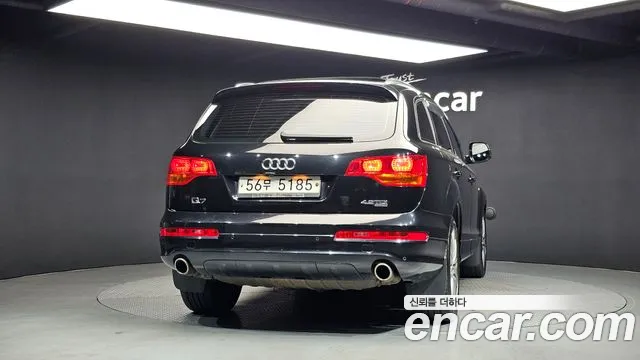 Audi Q7 2009 thumb 4