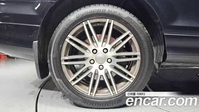 Audi Q7 2009 thumb 5