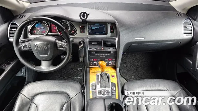 Audi Q7 2009 thumb 7