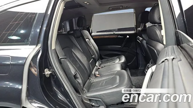 Audi Q7 2009 thumb 11