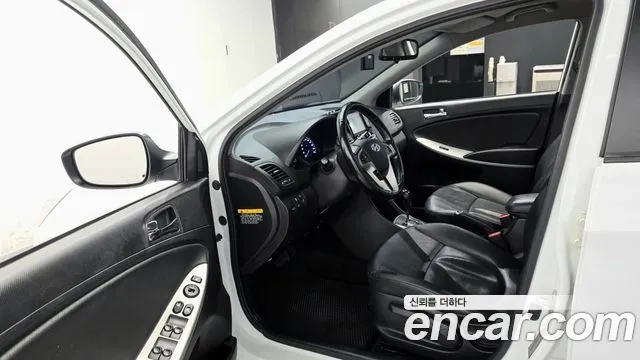 Hyundai Accent 2013 thumb 11