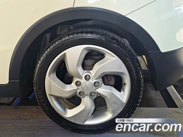 KG_Mobility_Ssangyong TIBOLI 2015 thumb 5