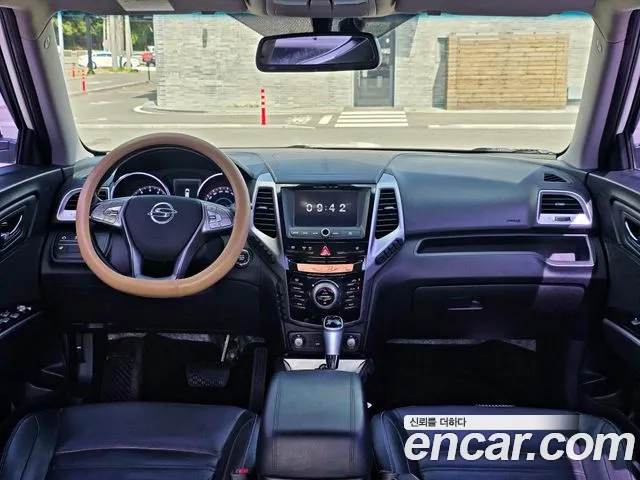 KG_Mobility_Ssangyong TIBOLI 2015 thumb 7