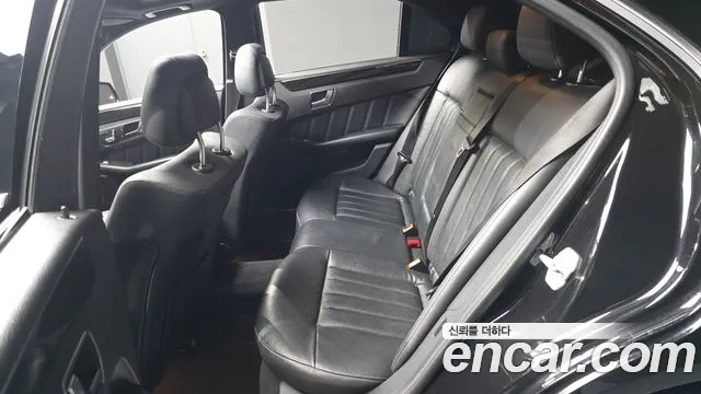 Mercedes-Benz E-Класс 2014 thumb 11