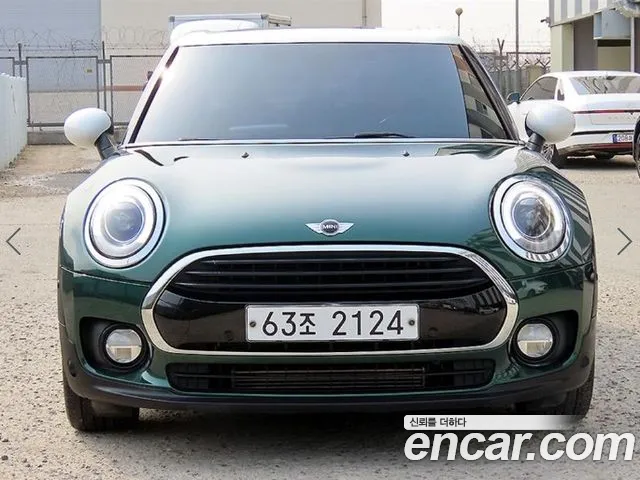 MINI Clubman 2018 thumb 2