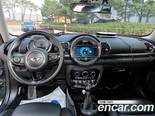 MINI Clubman 2018 thumb 7