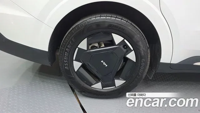 Kia Carnival 2024 thumb 5