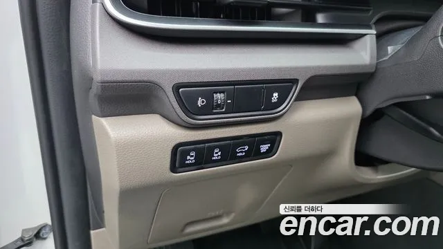 Kia Carnival 2024 thumb 12