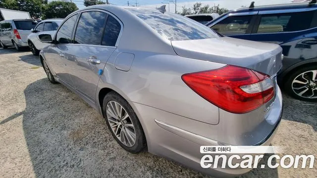 Hyundai Genesis 2013 thumb 3