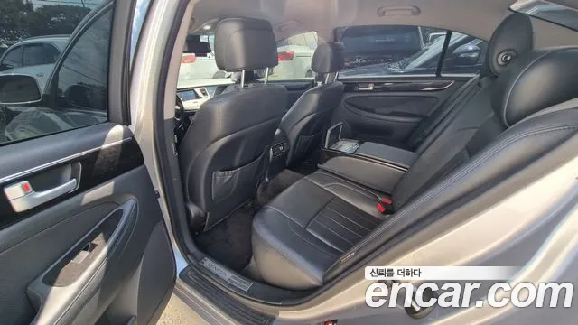 Hyundai Genesis 2013 thumb 4