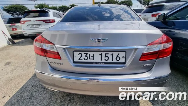 Hyundai Genesis 2013 thumb 6