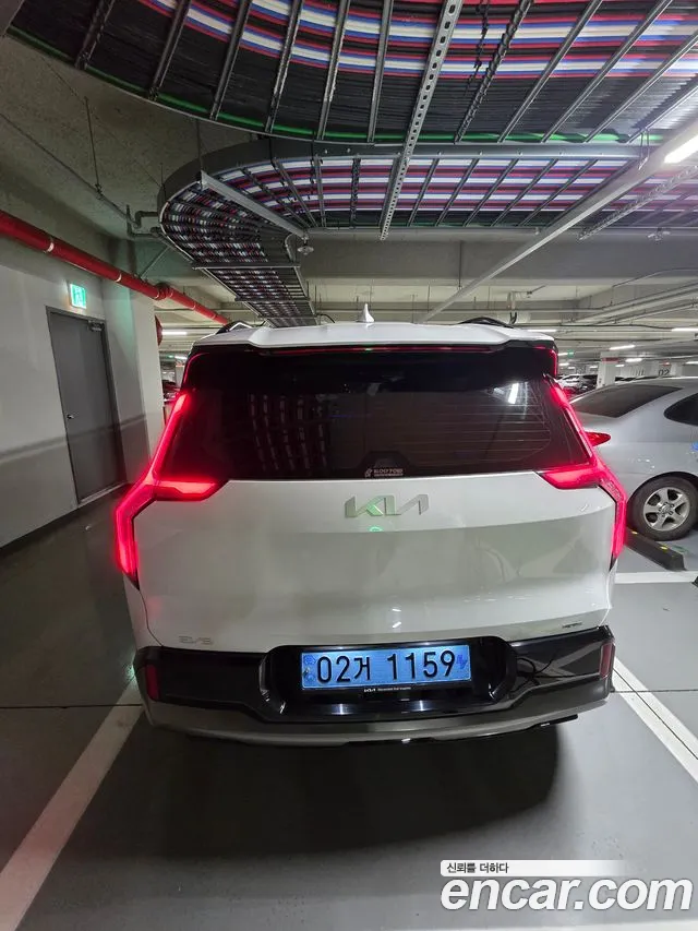 Kia EV9 2023 thumb 4