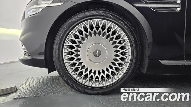 Genesis G90 2019 thumb 5