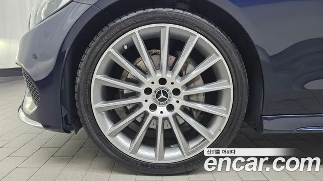 Mercedes-Benz C-Класс 2017 thumb 4