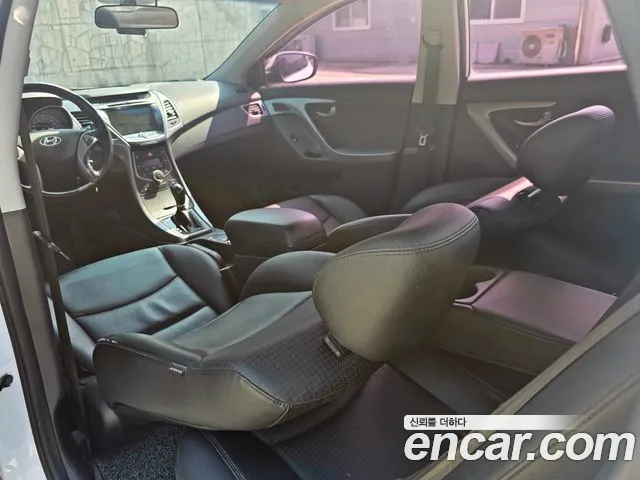Hyundai Avante 2015 thumb 8