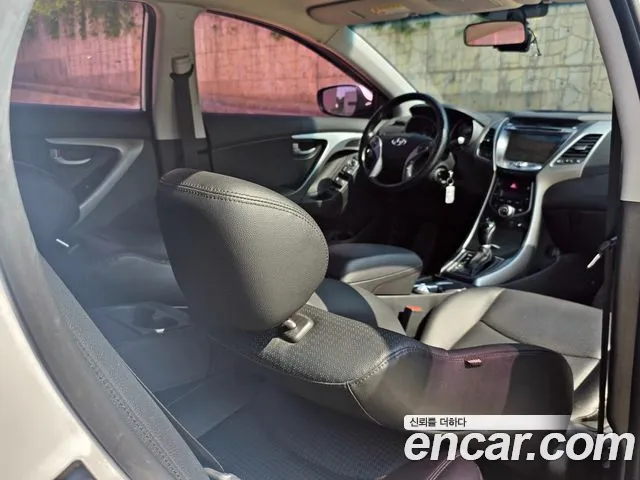 Hyundai Avante 2015 thumb 9