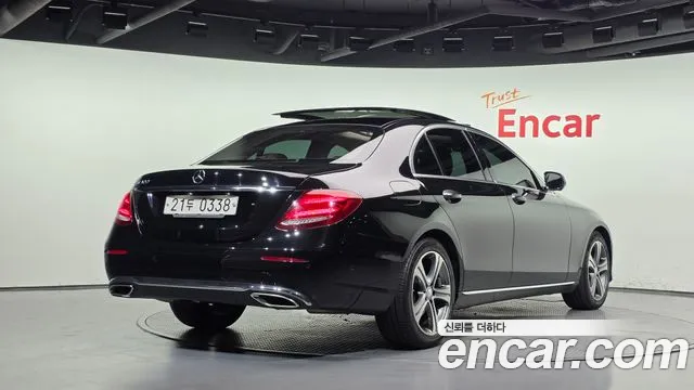 Mercedes-Benz E-Класс 2016 thumb 2