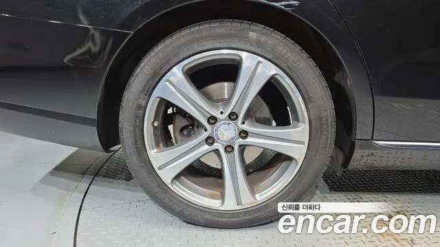 Mercedes-Benz E-Класс 2016 thumb 5