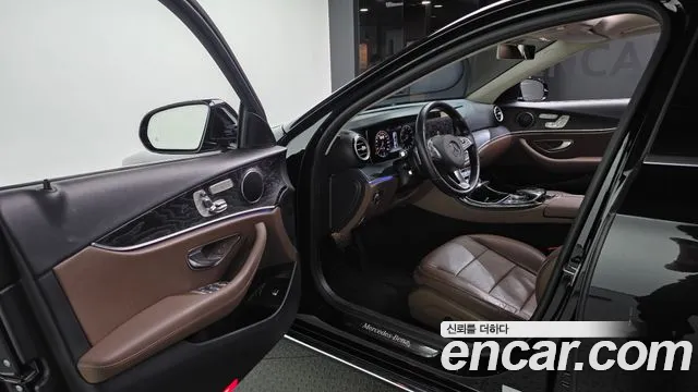 Mercedes-Benz E-Класс 2016 thumb 10