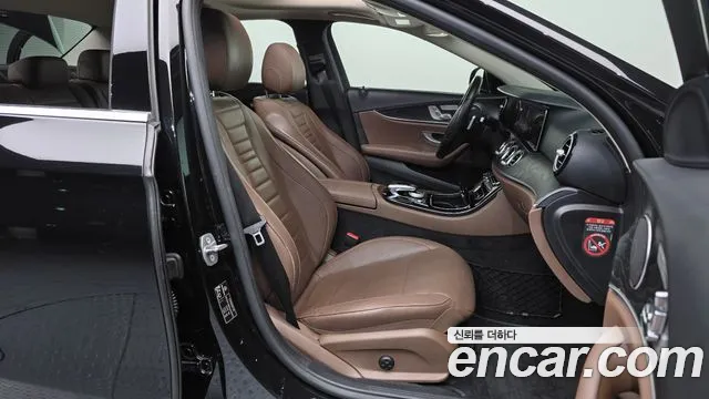 Mercedes-Benz E-Класс 2016 thumb 11