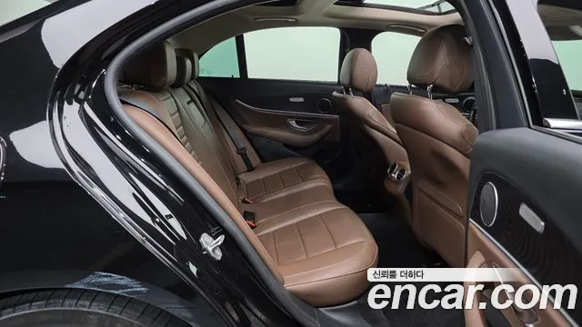 Mercedes-Benz E-Класс 2016 thumb 12