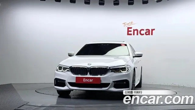 BMW 5-Series 2018 thumb 3