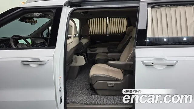 Kia Carnival 2022 thumb 11