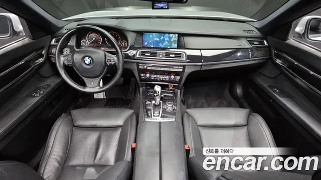 BMW 7-Series 2011 thumb 7