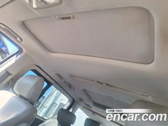 Hyundai Starex 2017 thumb 11