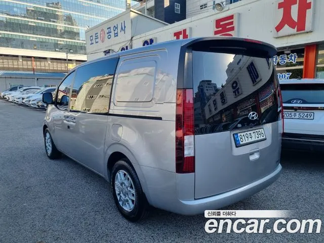 Hyundai Staria 2022 thumb 6
