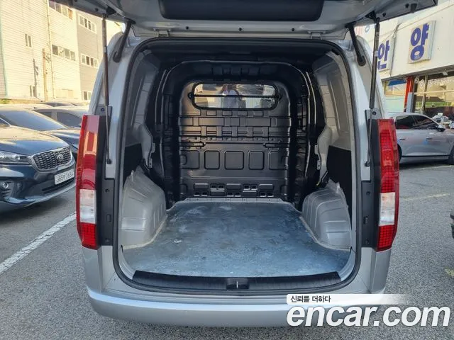 Hyundai Staria 2022 thumb 8