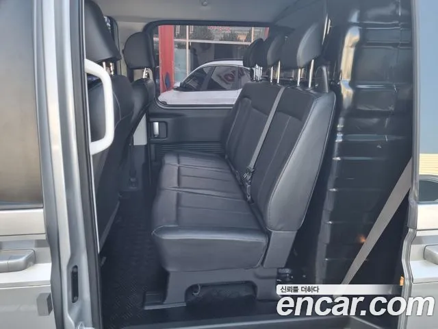 Hyundai Staria 2022 thumb 10
