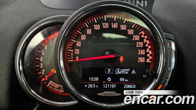 MINI Countryman 2018 thumb 8
