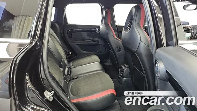 MINI Countryman 2018 thumb 12