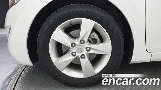 Hyundai Avante 2012 thumb 5