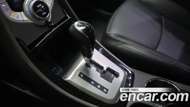 Hyundai Avante 2012 thumb 9