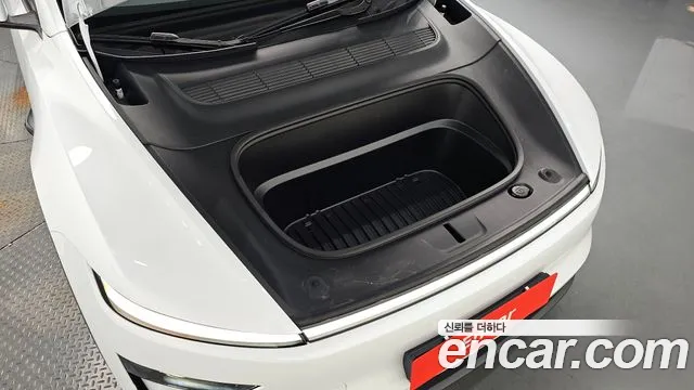 Tesla Model Y 2026 thumb 5
