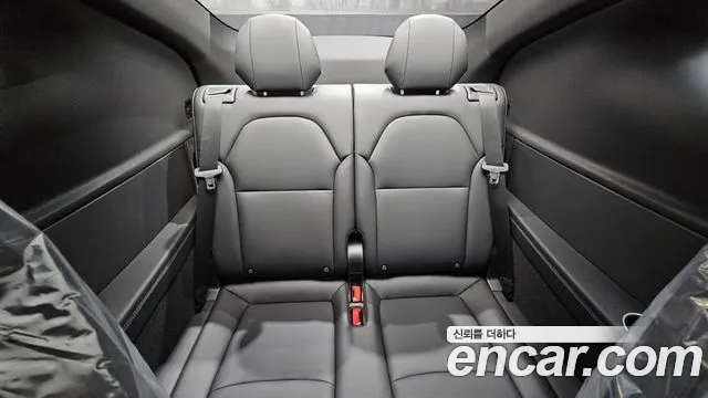 Tesla Model Y 2026 thumb 12