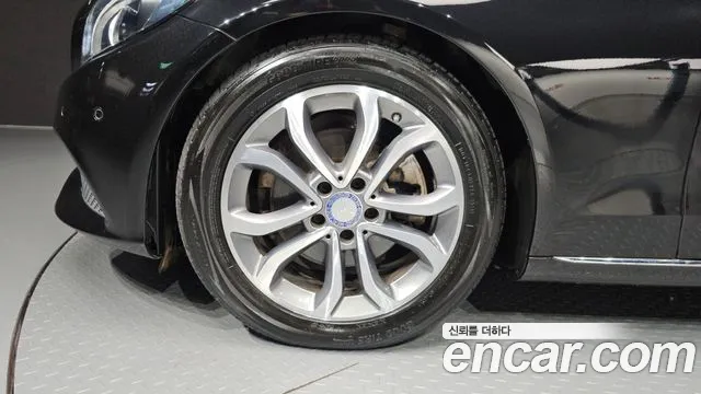 Mercedes-Benz C-Класс 2017 thumb 4