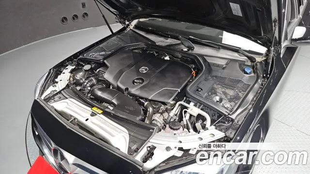 Mercedes-Benz C-Класс 2017 thumb 5